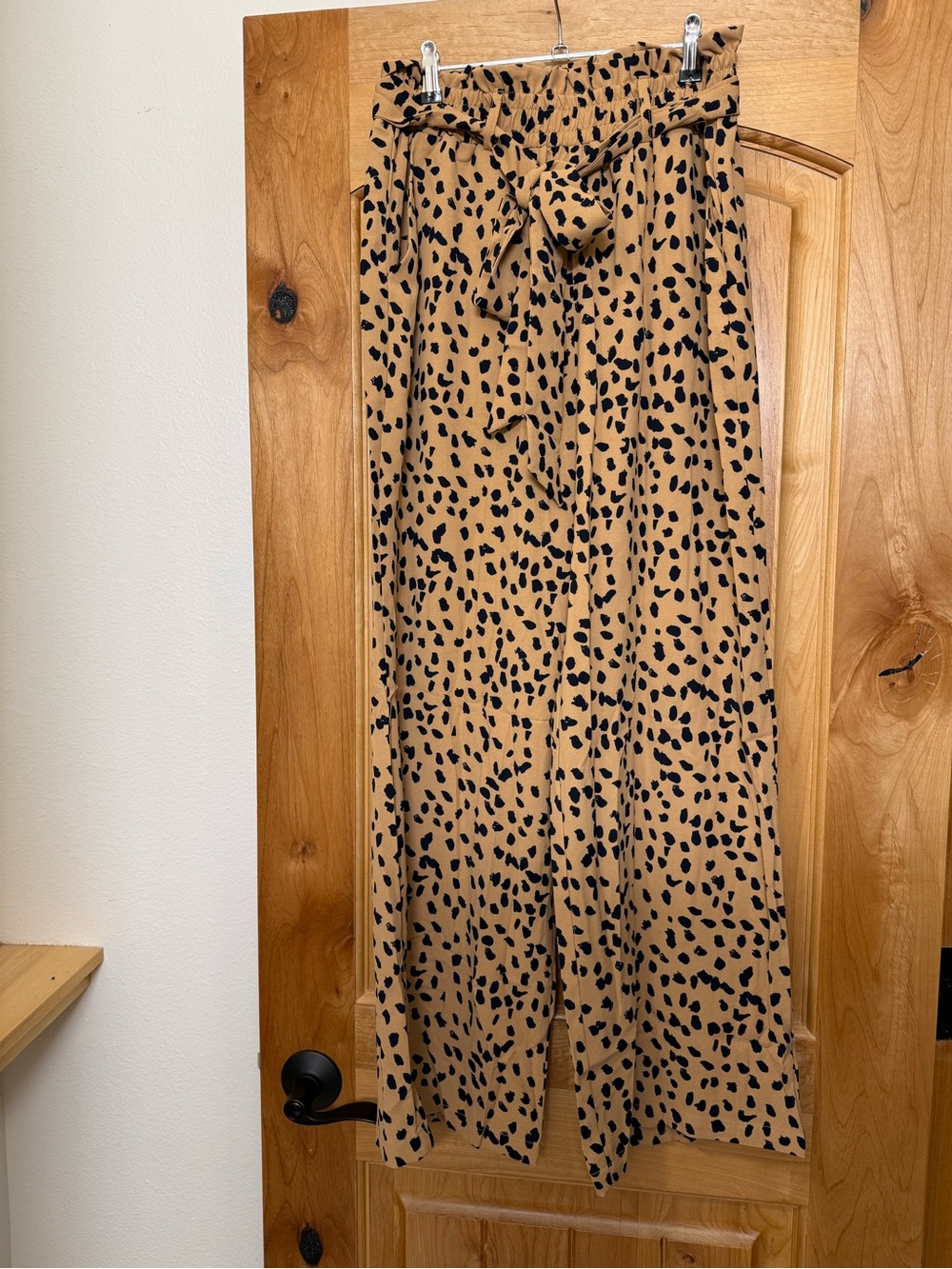 High waisted leopard print palazzo pants with tie waist
